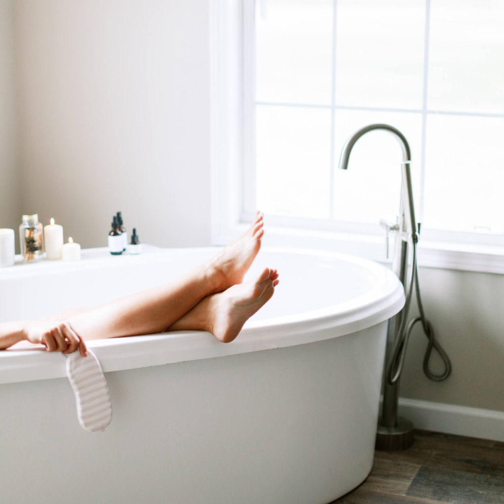 Feet in the tub