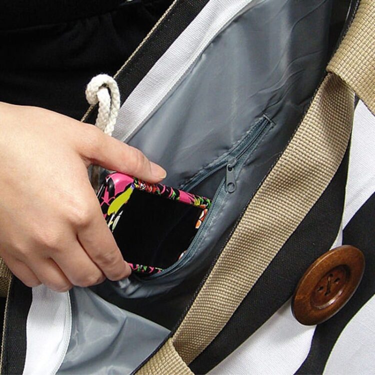 Tote- zipper pocket with phone